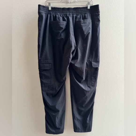 Athleta Chelsea Cargo Lined Utility Pants Black size 16 NWOT - Picture 9 of 12